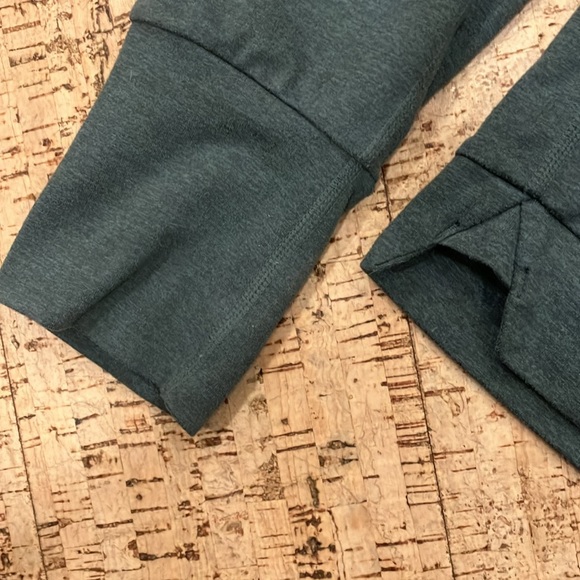 Vuori halo hoodie - Picture 4 of 8